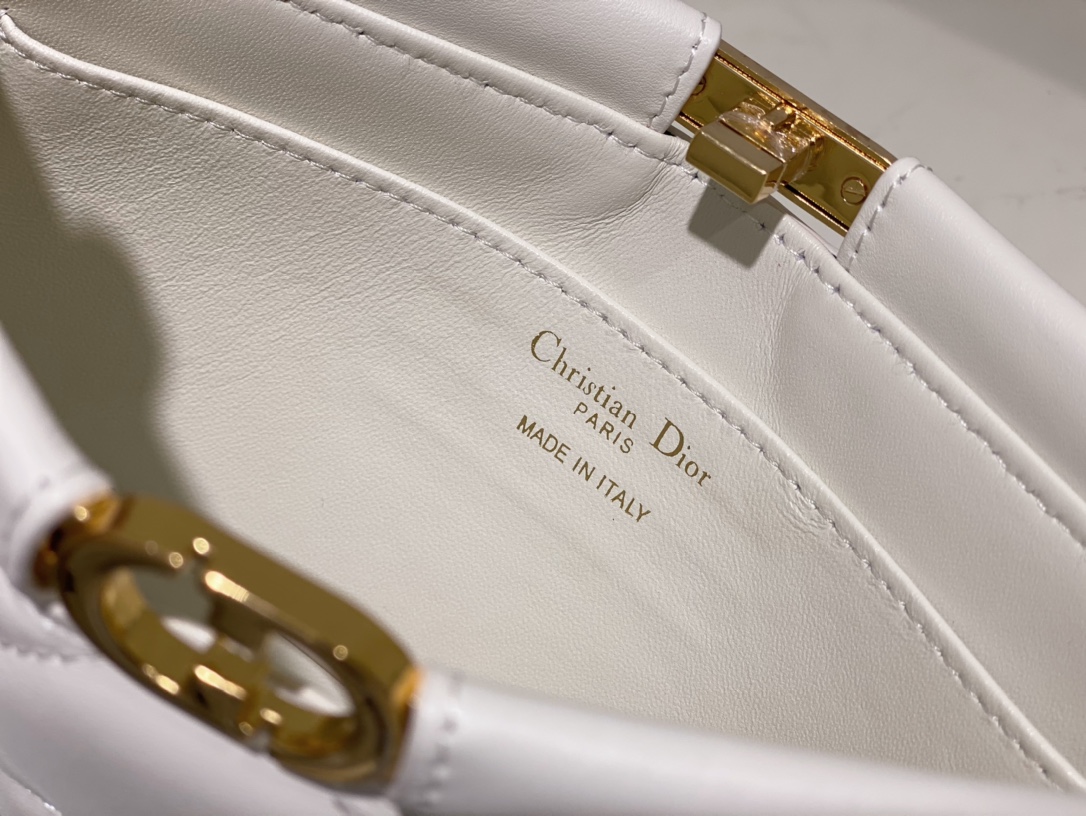 Handbags Dior Caro Colle Noire 5166 size:27.5 x 14 x 4.5 cm - vstockx