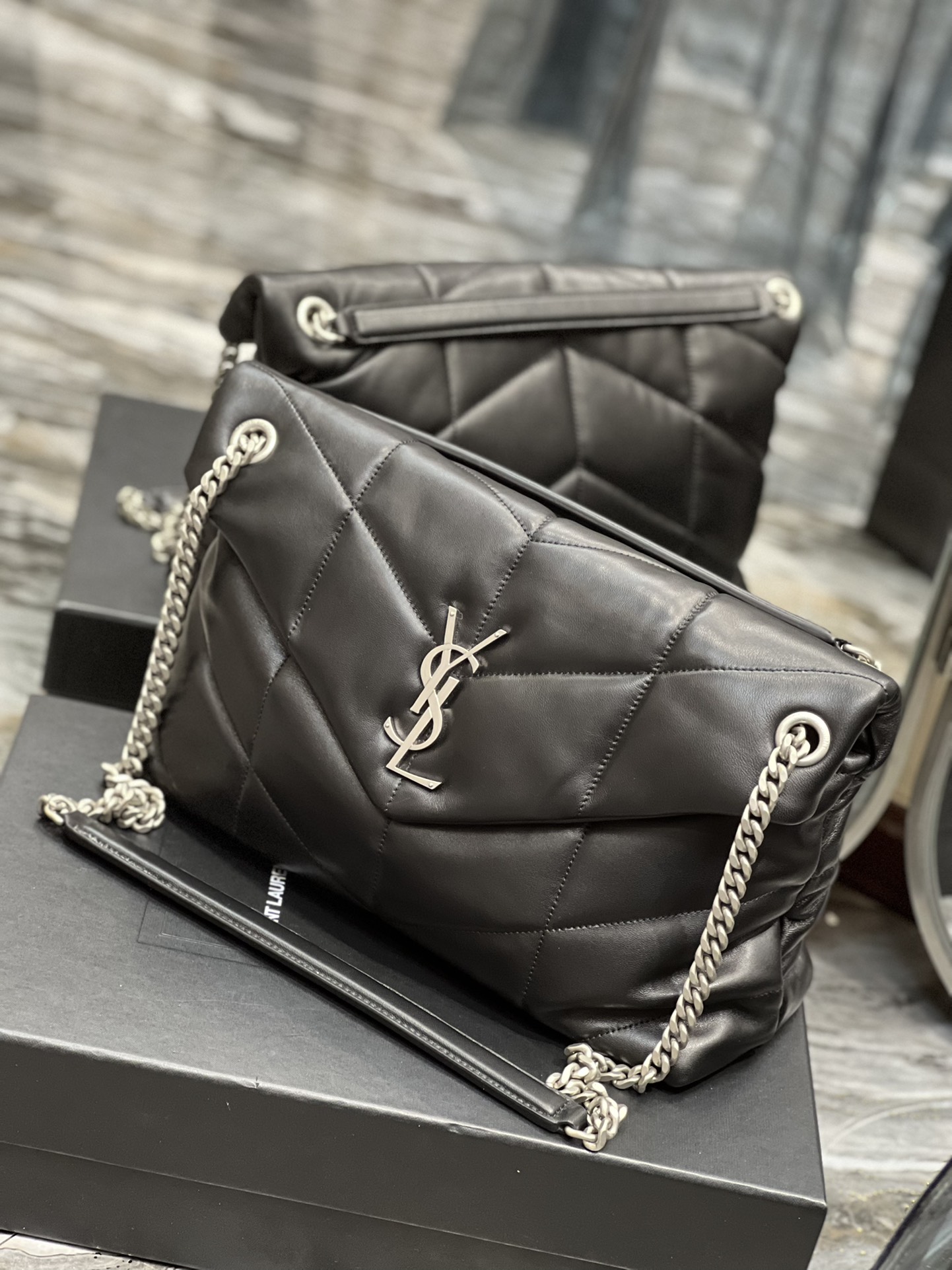 Handbags SAINT LAURENT 577475 size 35x23x13.5 cm - vstockx