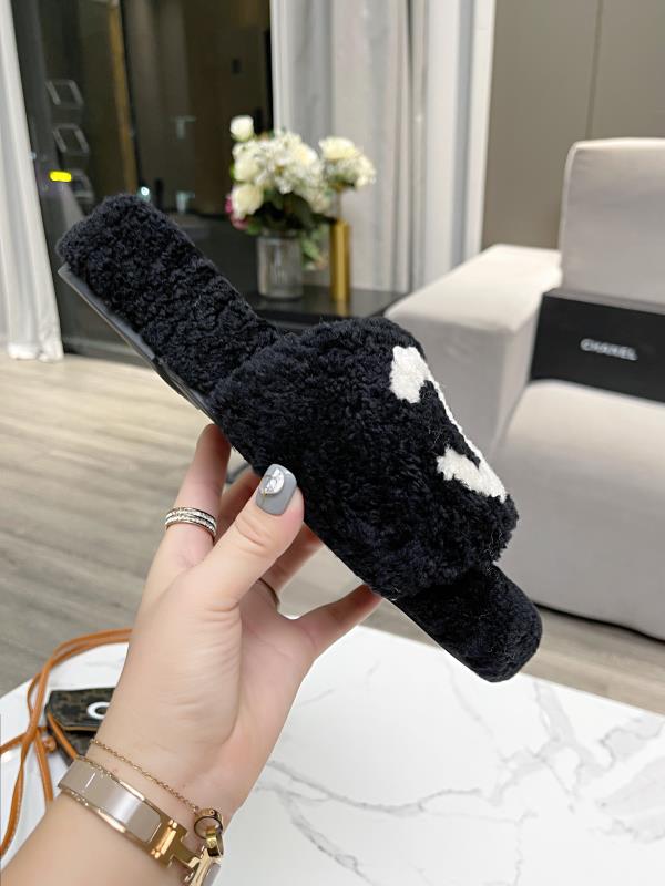 Chanel Slides 1 - vstockx