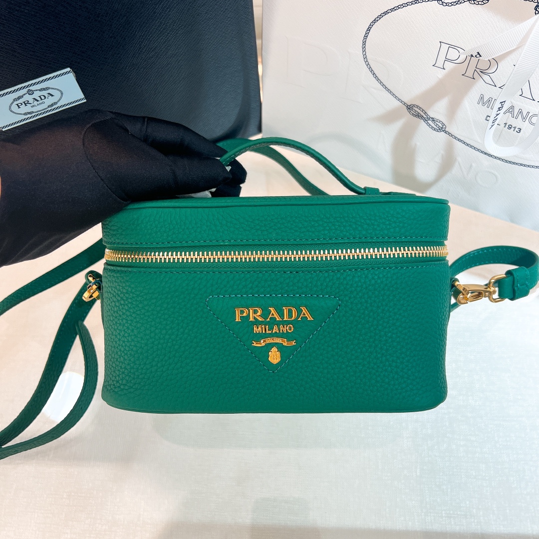 handbags prada 1BH202 18*11.5*7.5 - vstockx