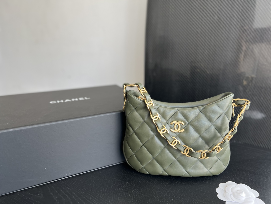 Handbag Chanel size 17.5cm24cm6 cm - vstockx