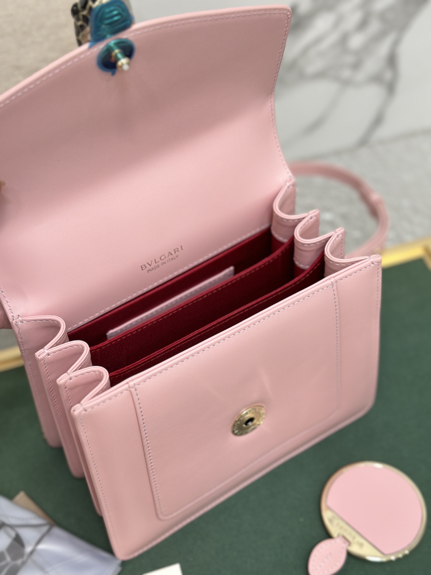 Handbags Bvlgari 38329 size:20*16*9 cm - vstockx