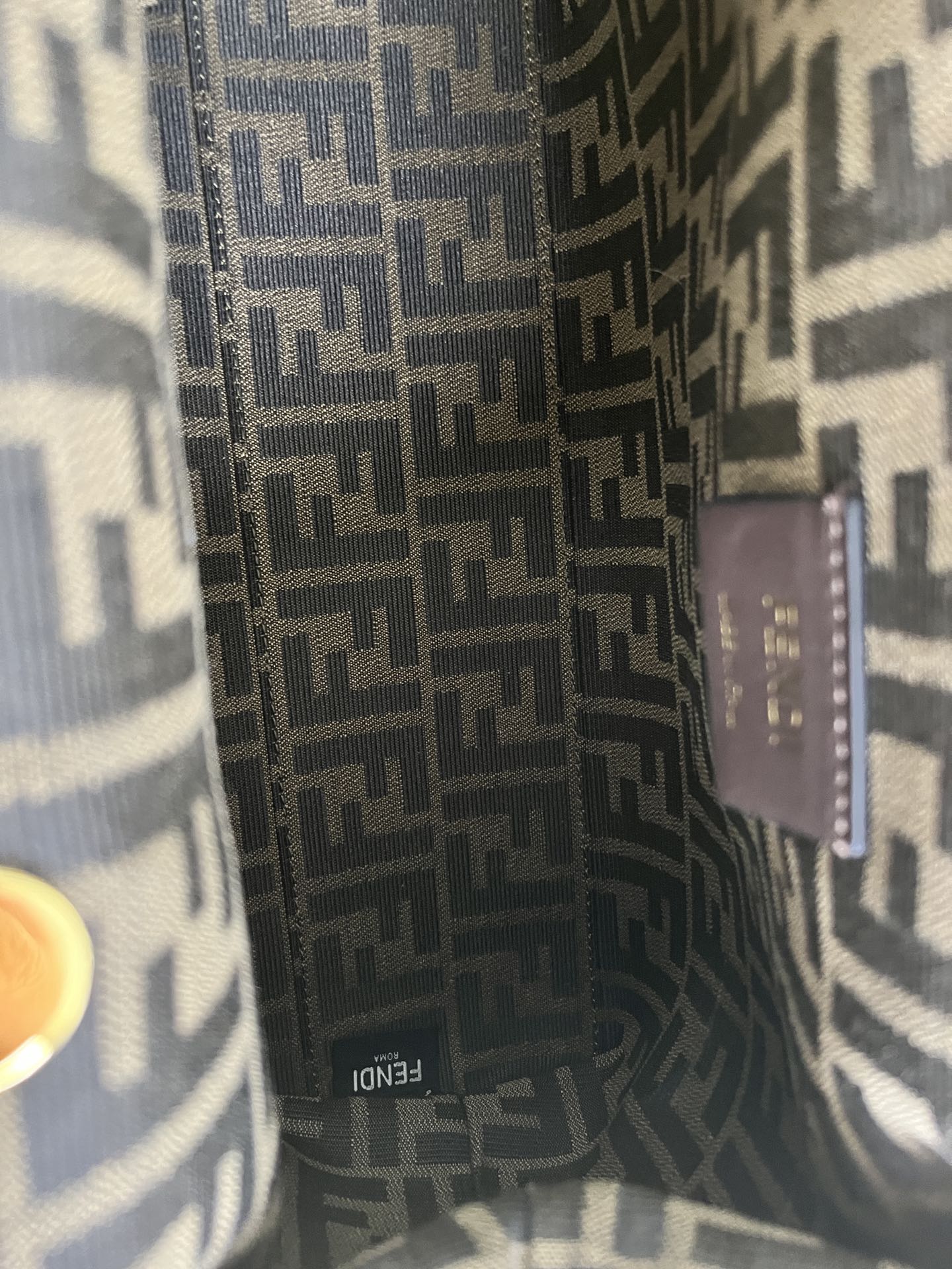 handbags FENDI 209 size:32.5*15*23.5cm - vstockx