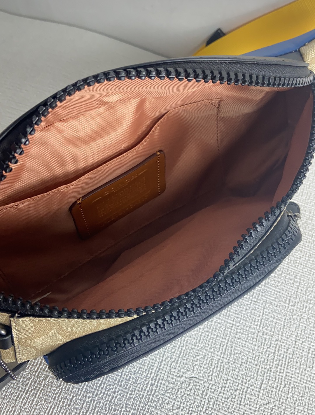 Handbags Coach cE552 size:30*12*4 - vstockx