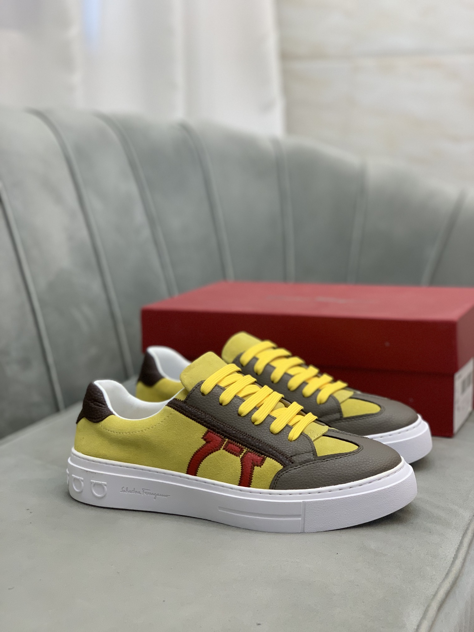 Salvatore Ferragamo Gancini Sneaker 12 - vstockx