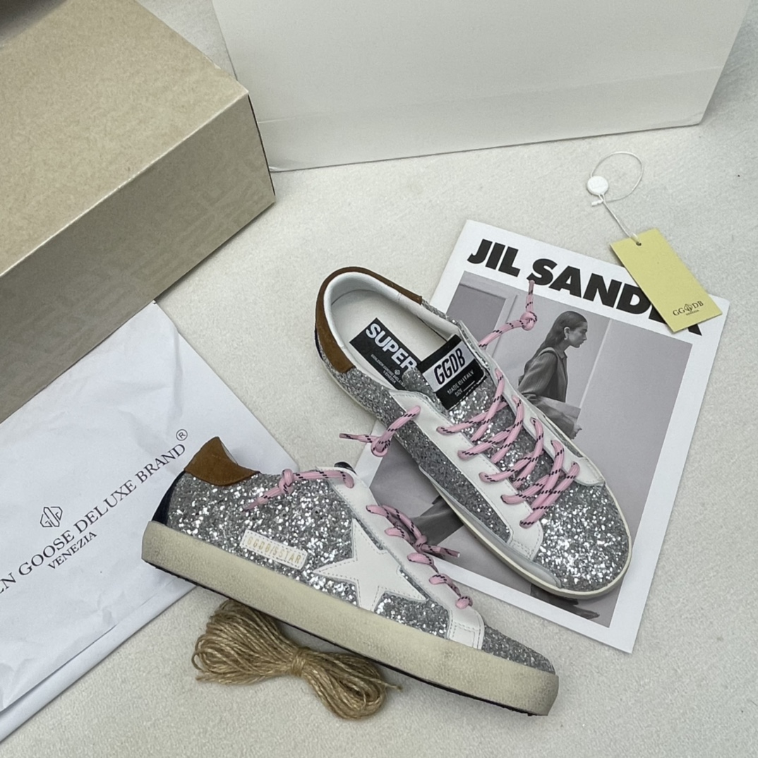 Golden Goose Superstar distressed-finish sneakers 19 - vstockx