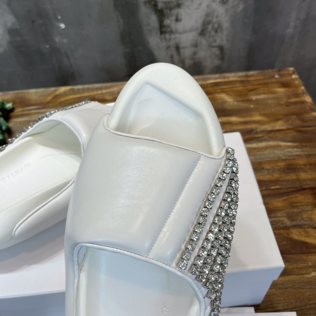 Balmain Quilted leather B-IT mules 8 - vstockx