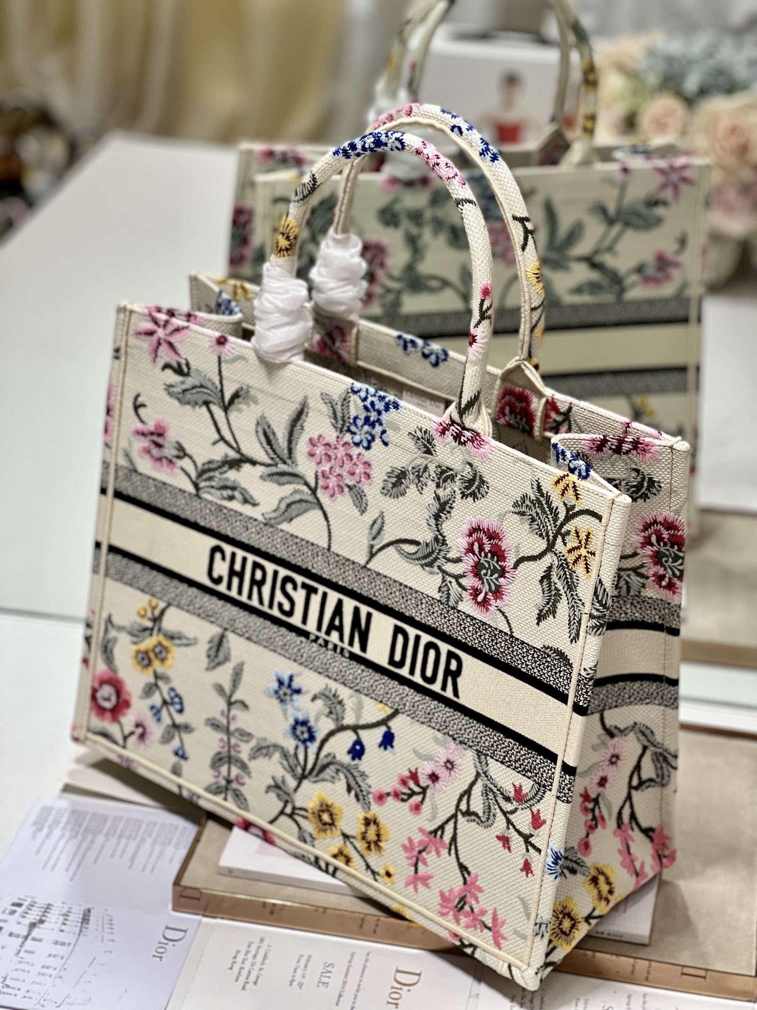 Handbag Dior 1286 size 42  35  18.5 cm - vstockx