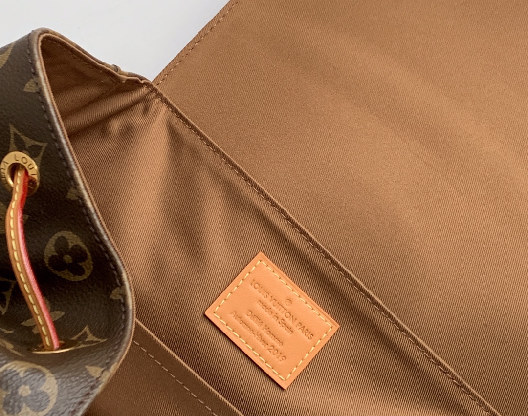 Handbag Louis Vuitton M44658 size 45x33x22 cm - vstockx