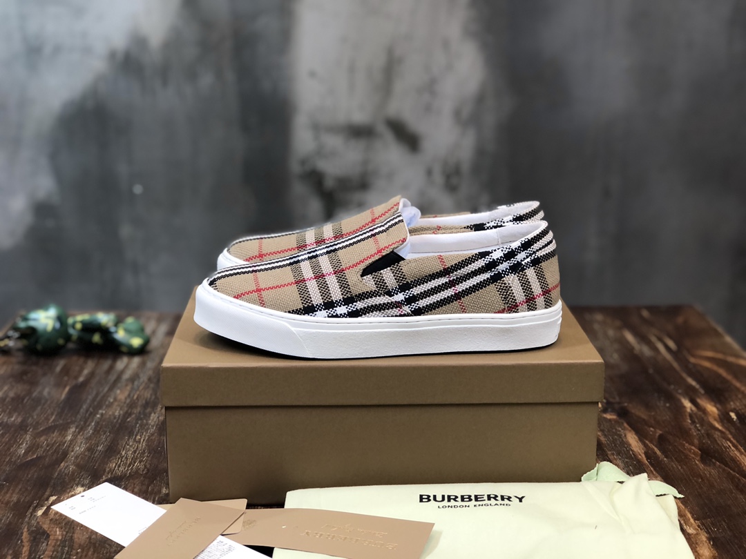 Burberry Slip On Check Print - vstockx