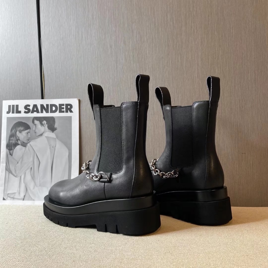 Bottega Veneta Boots 3 - vstockx