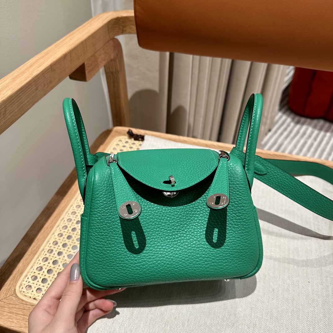 Handbags Hermes mini Lindy size:19 cm - vstockx
