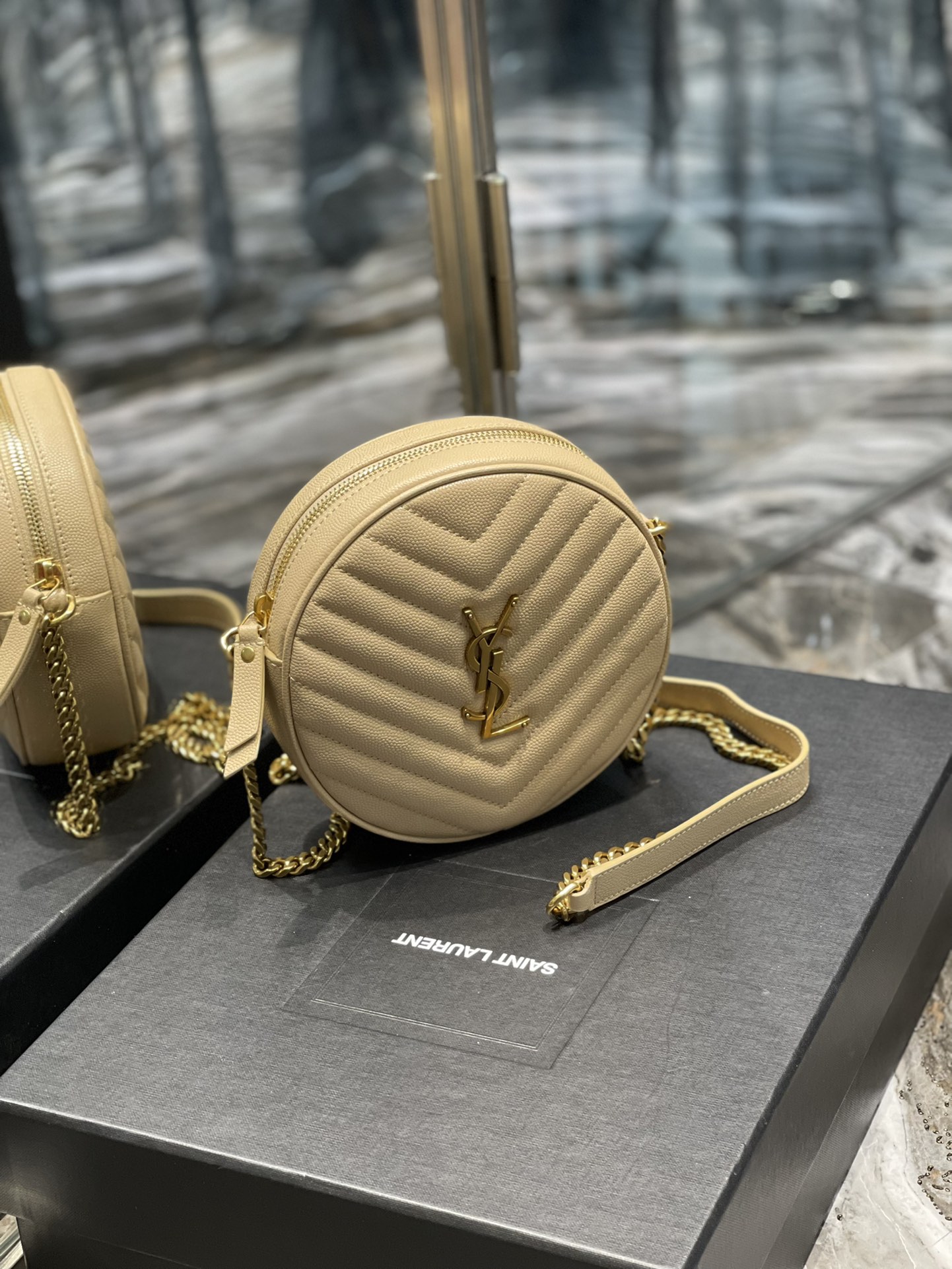 Handbags SAINT LAURENT 610436 size 17x17x5.5 cm - vstockx
