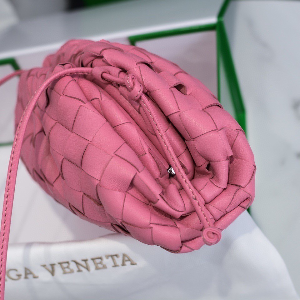 handbags Bottega Veneta The pouch size:23*13*8 - vstockx