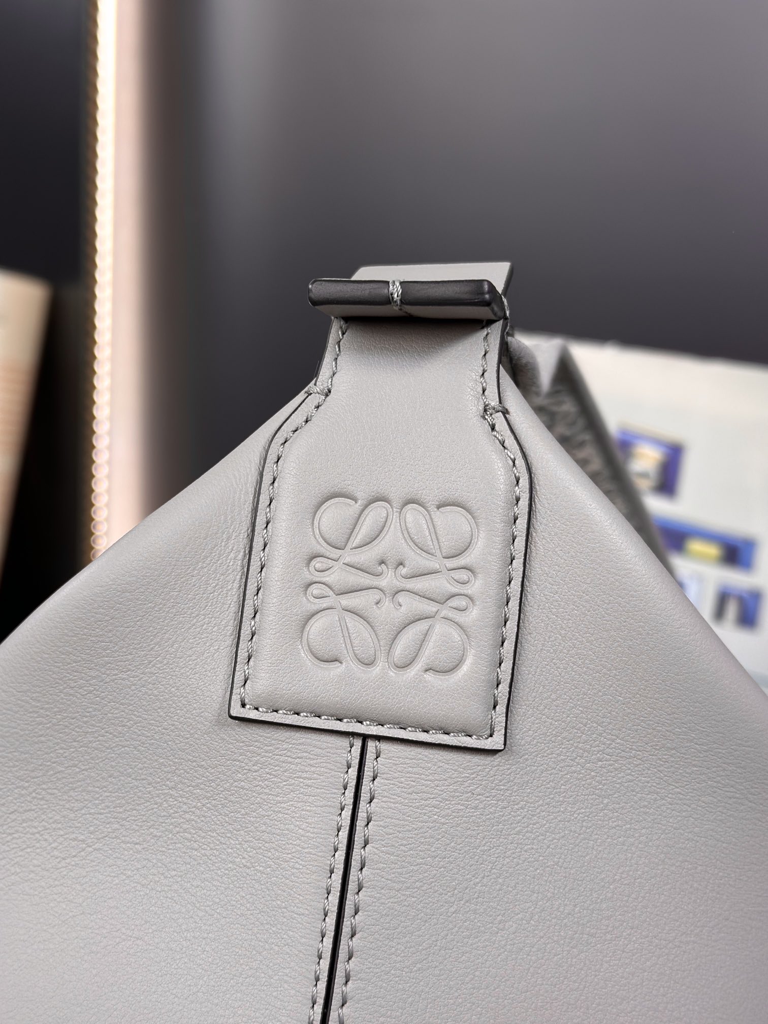 Handbags LOEWE  size:43-13.5-29 cm - vstockx