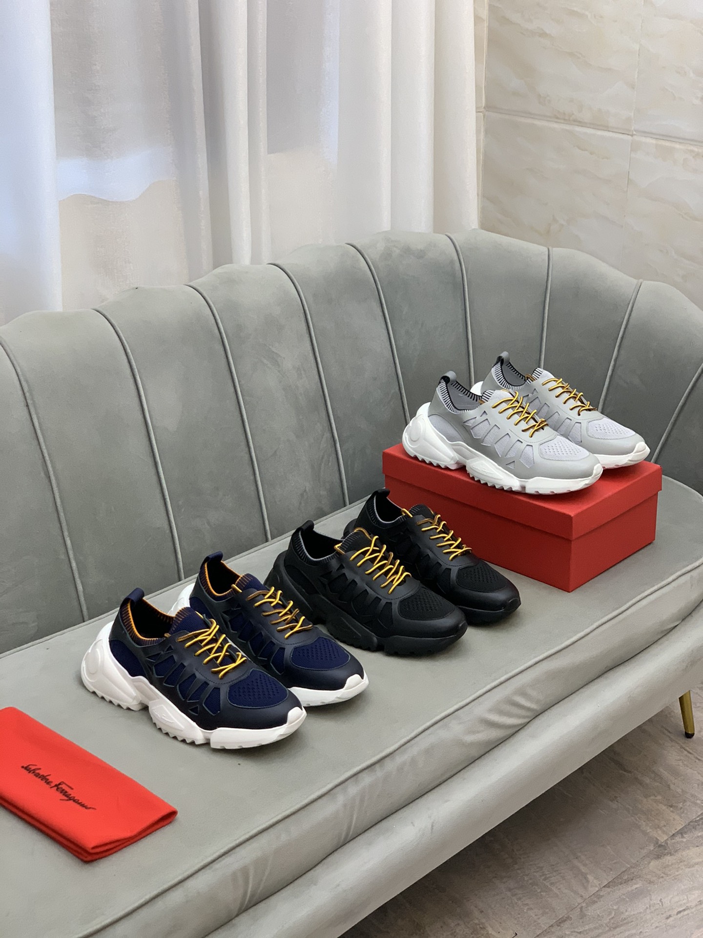 Salvatore Ferragamo Low Top Sneaker 3 - vstockx