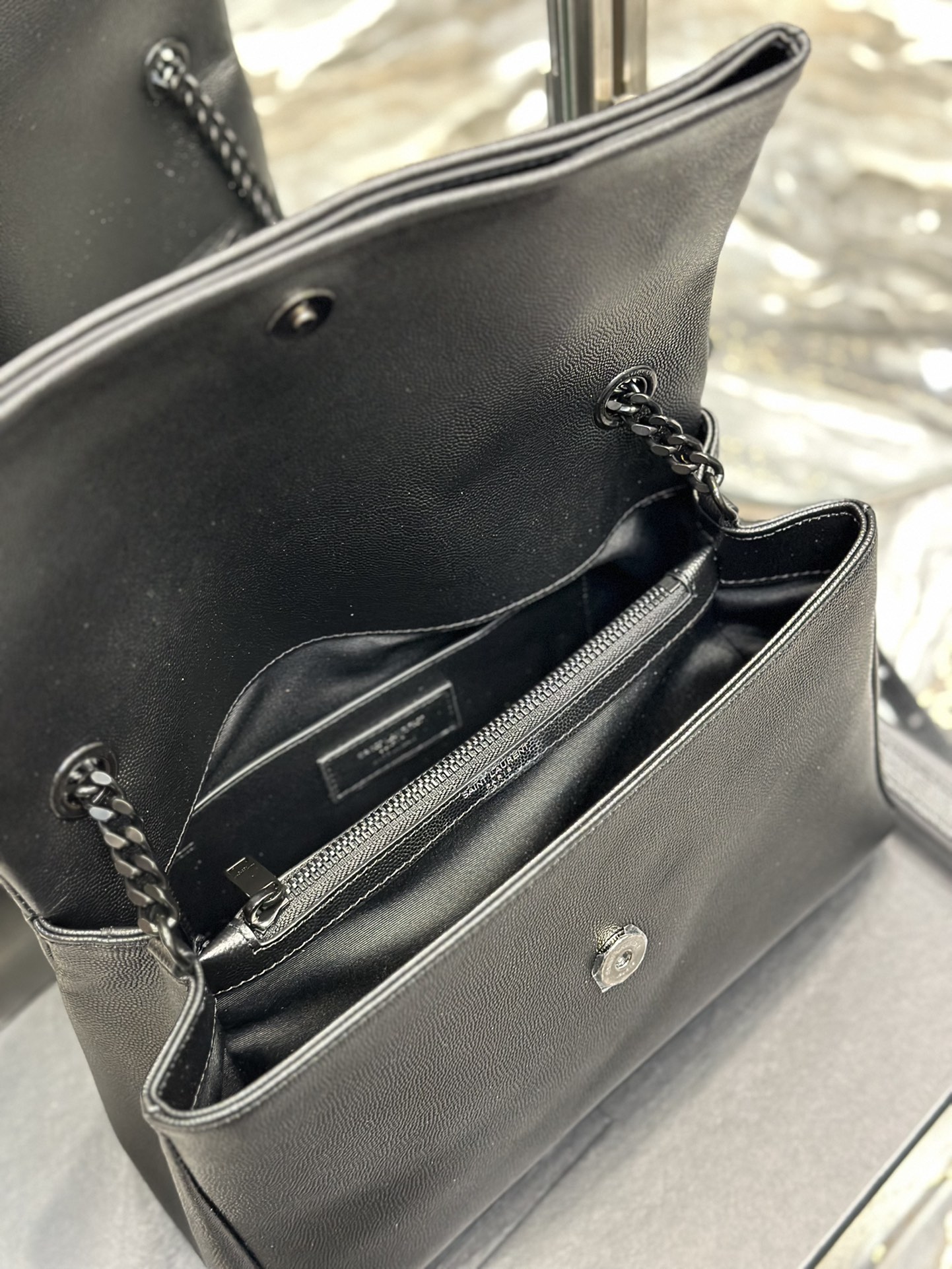Handbags SAINT LAURENT 738819 size 28  18  11 cm - vstockx