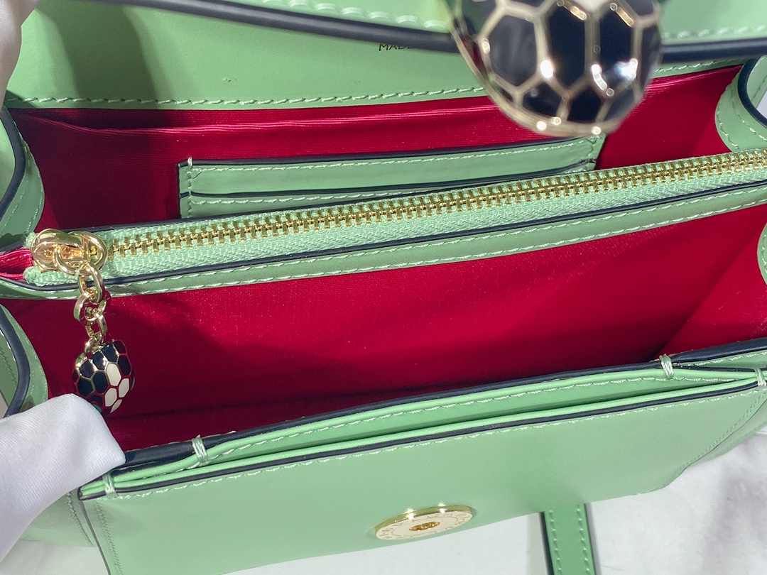 Handbags Bvlgari 29032391050 size:25*17*8 cm - vstockx