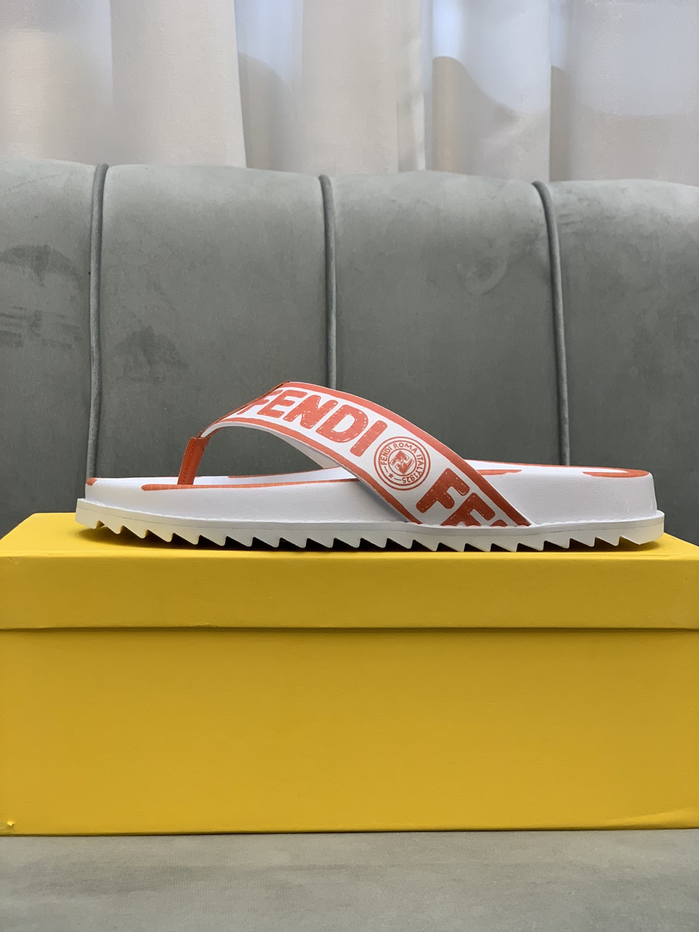Fendi Slides 14 - vstockx