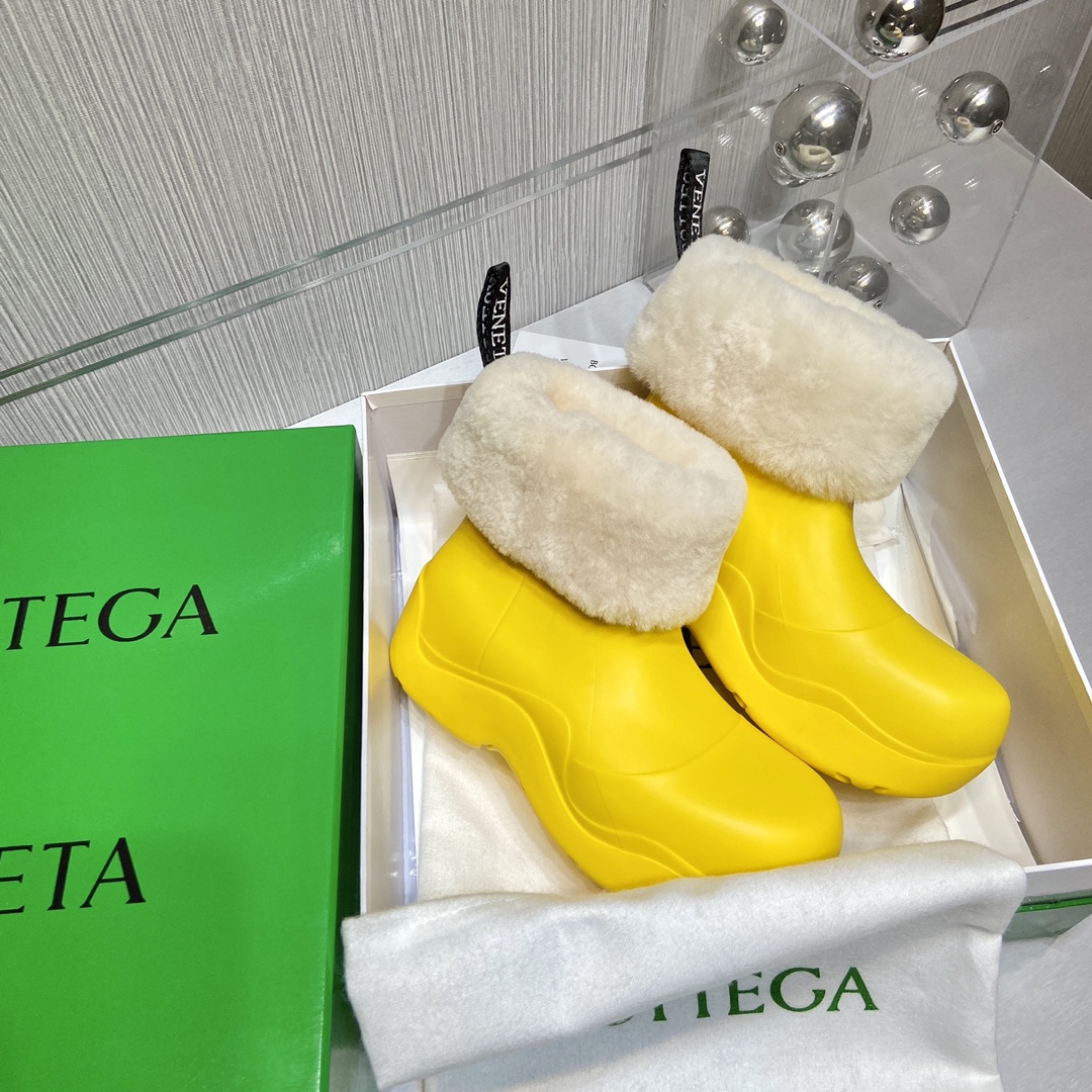 Bottega Veneta Boots 8 - vstockx
