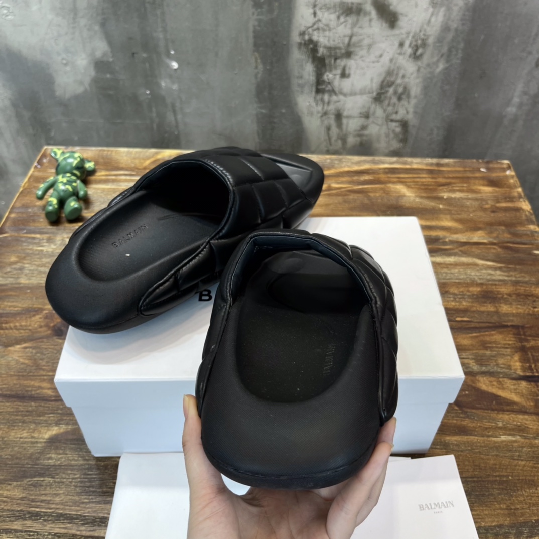 Balmain Quilted leather B-IT mules 4 - vstockx