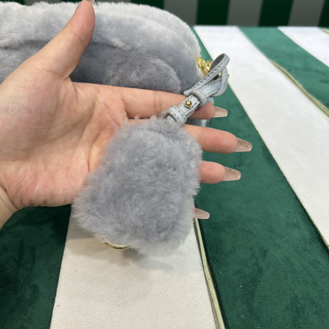 Handbags Prada 1BH192 size:16×6×12 - vstockx