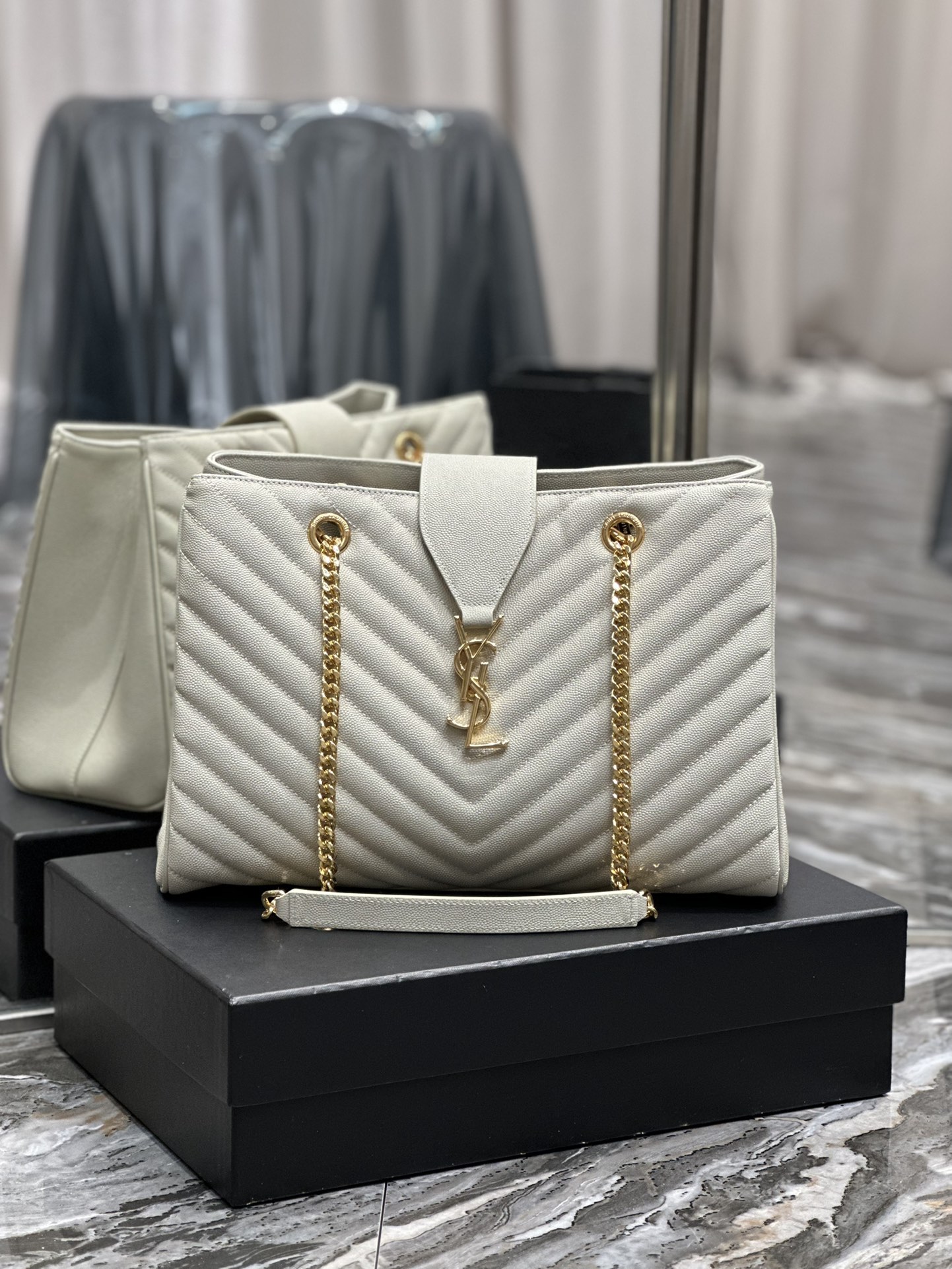 Handbags SAINT LAURENT 668900 size 33  22  15 cm - vstockx