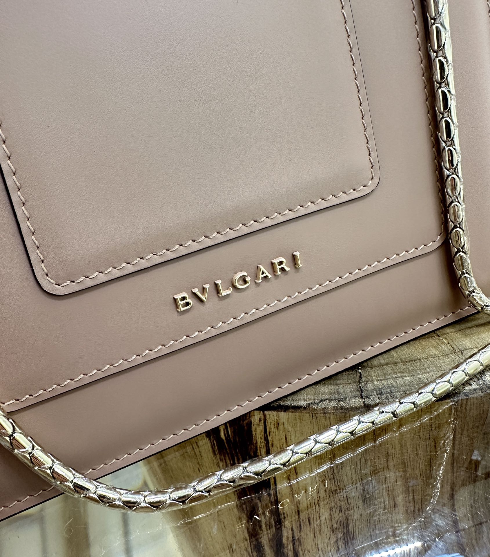 Handbags Bvlgari 38329 size:18*16*9 cm - vstockx