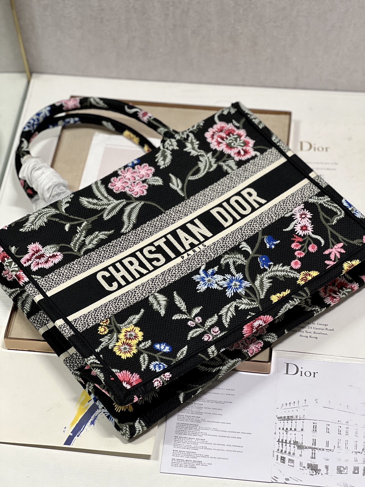 Handbag Dior 1286 size 36  28 cm - vstockx