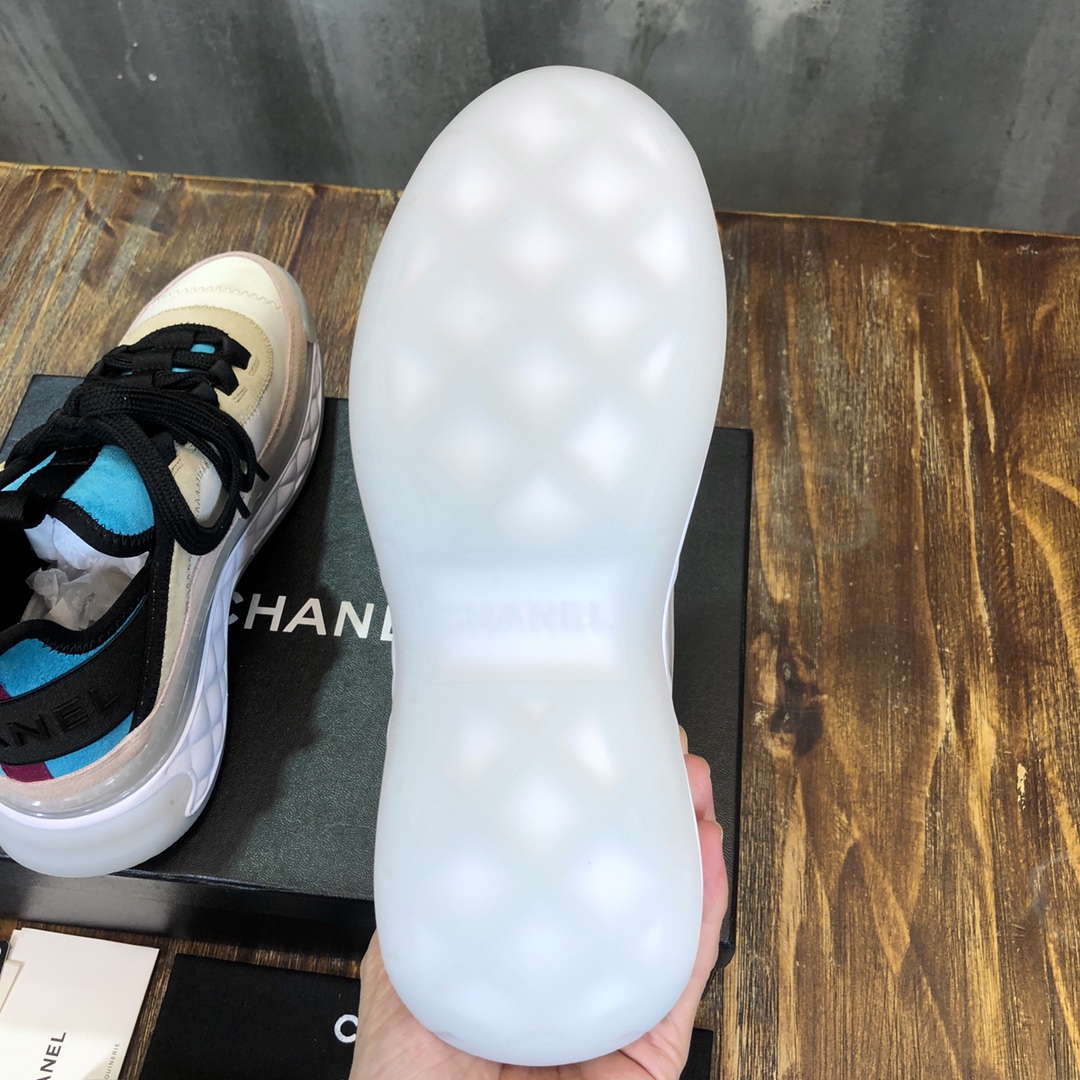 Chanel Fabric & Suede Calfskin Low Top Sneaker 17 - vstockx