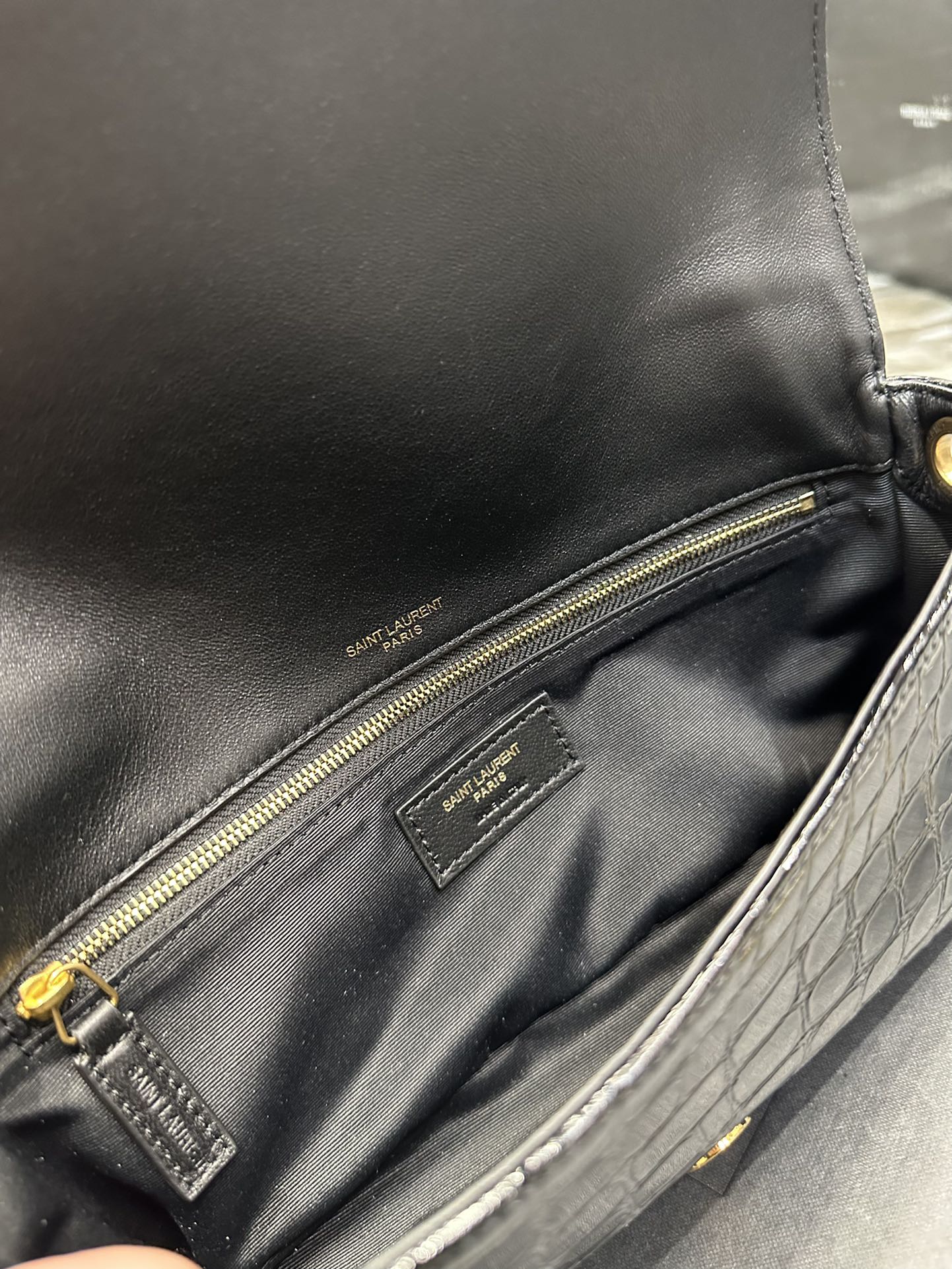 Handbags SAINT LAURENT 604276 size 26x13.5x4.5 cm - vstockx