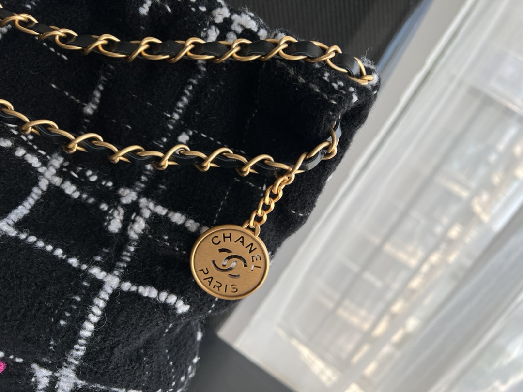 Handbag Chanel 3261 size 39cmx42cmx8 cm - vstockx