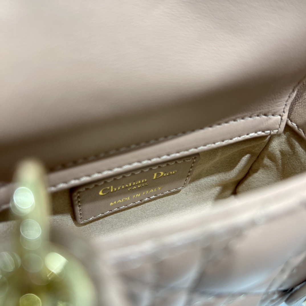 Handbags Dior  M B 6601 size:12*10*5 cm - vstockx