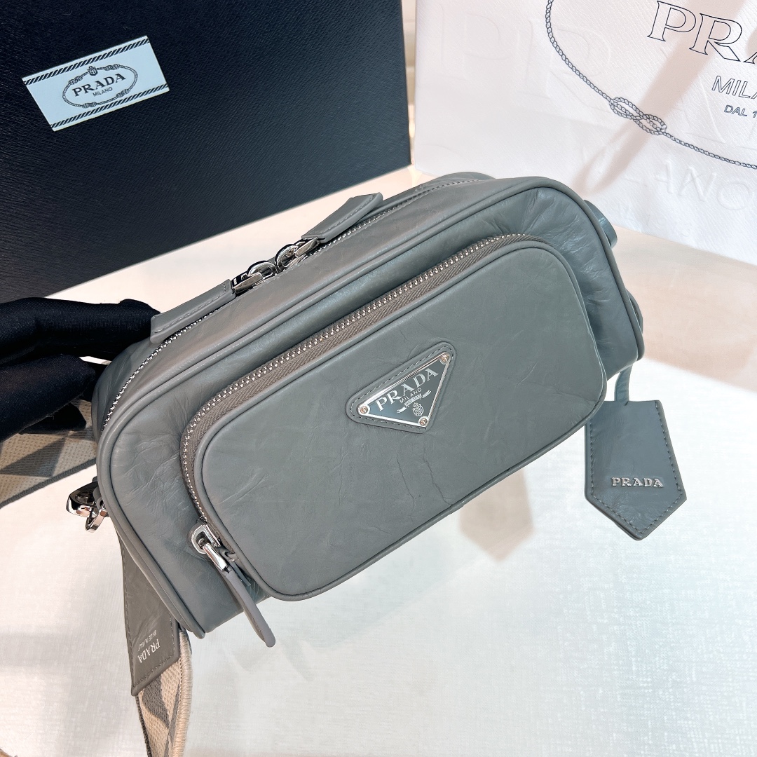 handbags prada 1BH198 22*10.5*7 - vstockx