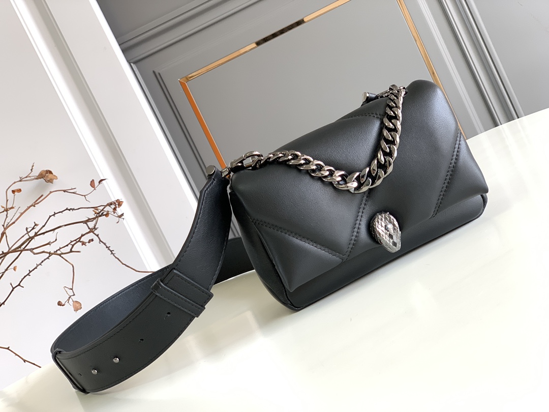 Handbags Bvlgari 2910850801 size:18*12*8 cm - vstockx