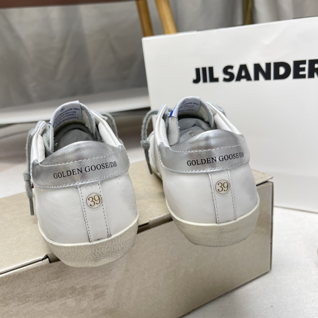 Golden Goose Superstar distressed-finish sneakers 24 - vstockx