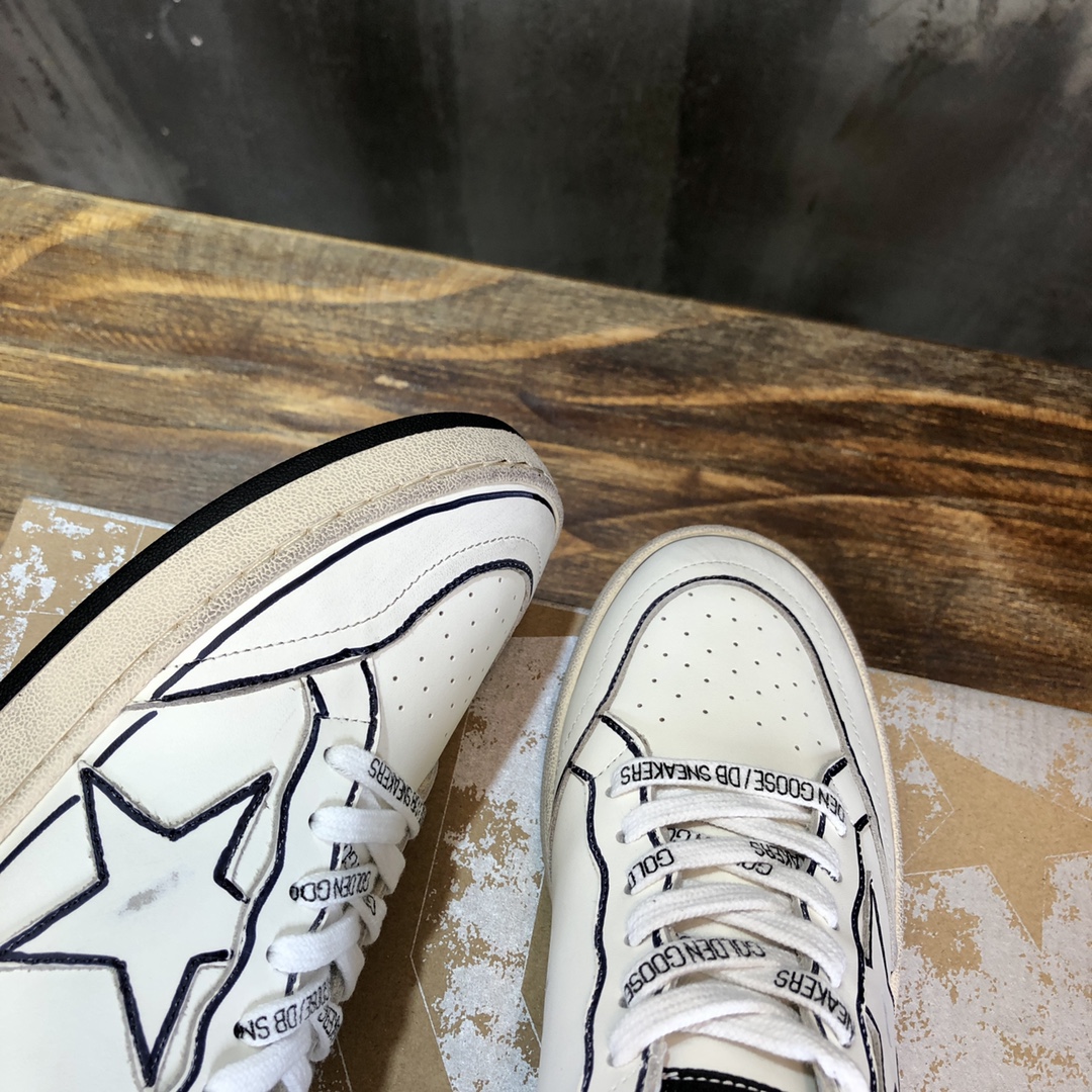 Golden Goose Superstar distressed-finish sneakers 15 - vstockx