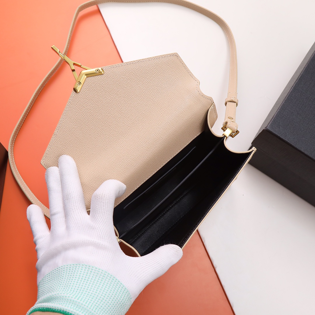 Handbags SAINT LAURENT 602716 size 20  16  7.5 cm - vstockx