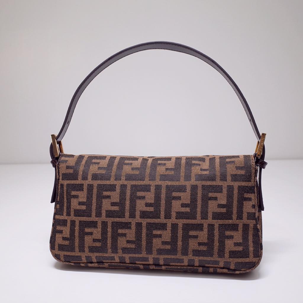 Handbag Burberry 6207 size 26*4*16cm - vstockx