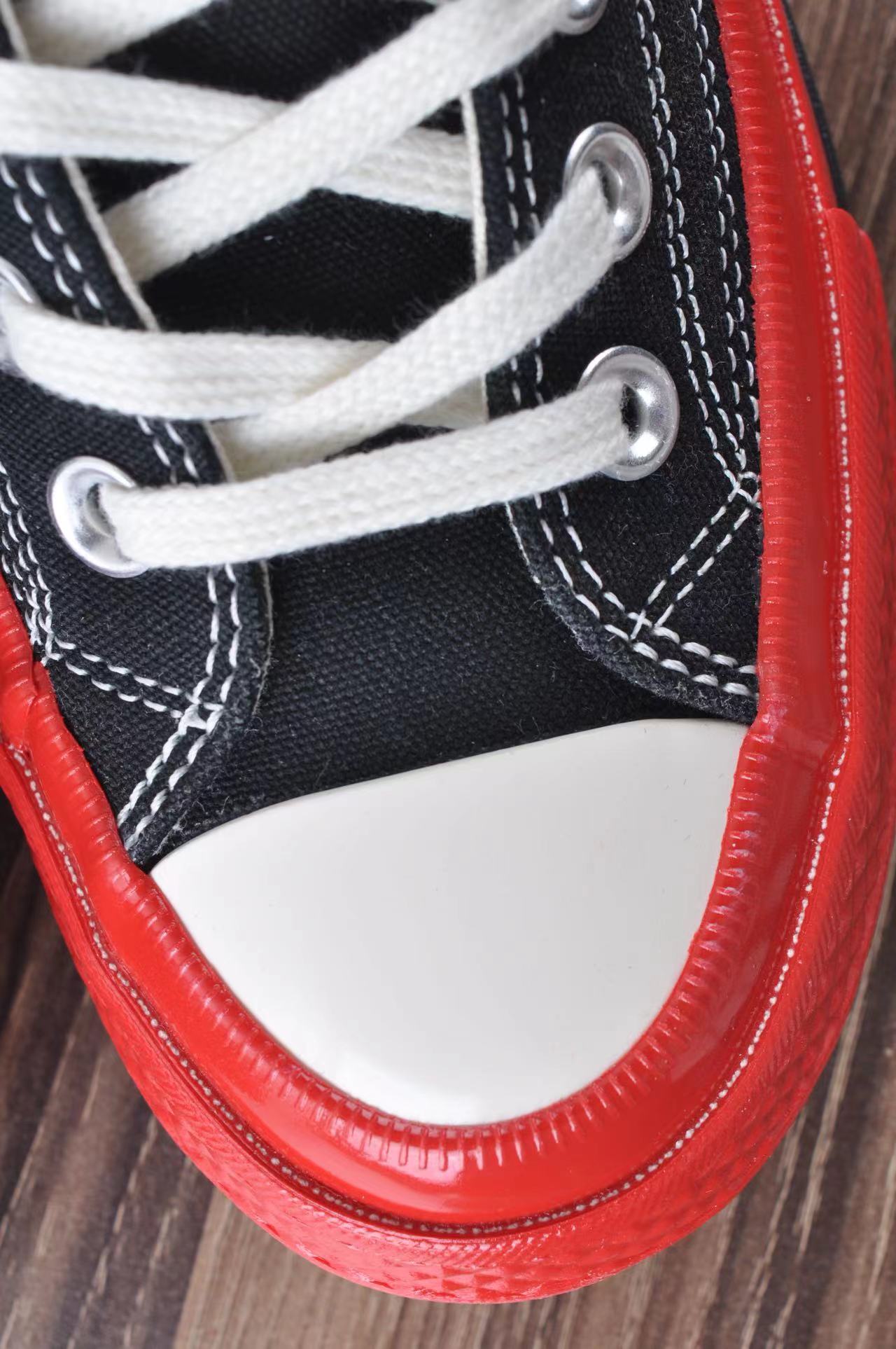 Converse Chuck Taylor All-Star 70 Ox Comme des Garcons PLAY Black Red Midsole - vstockx