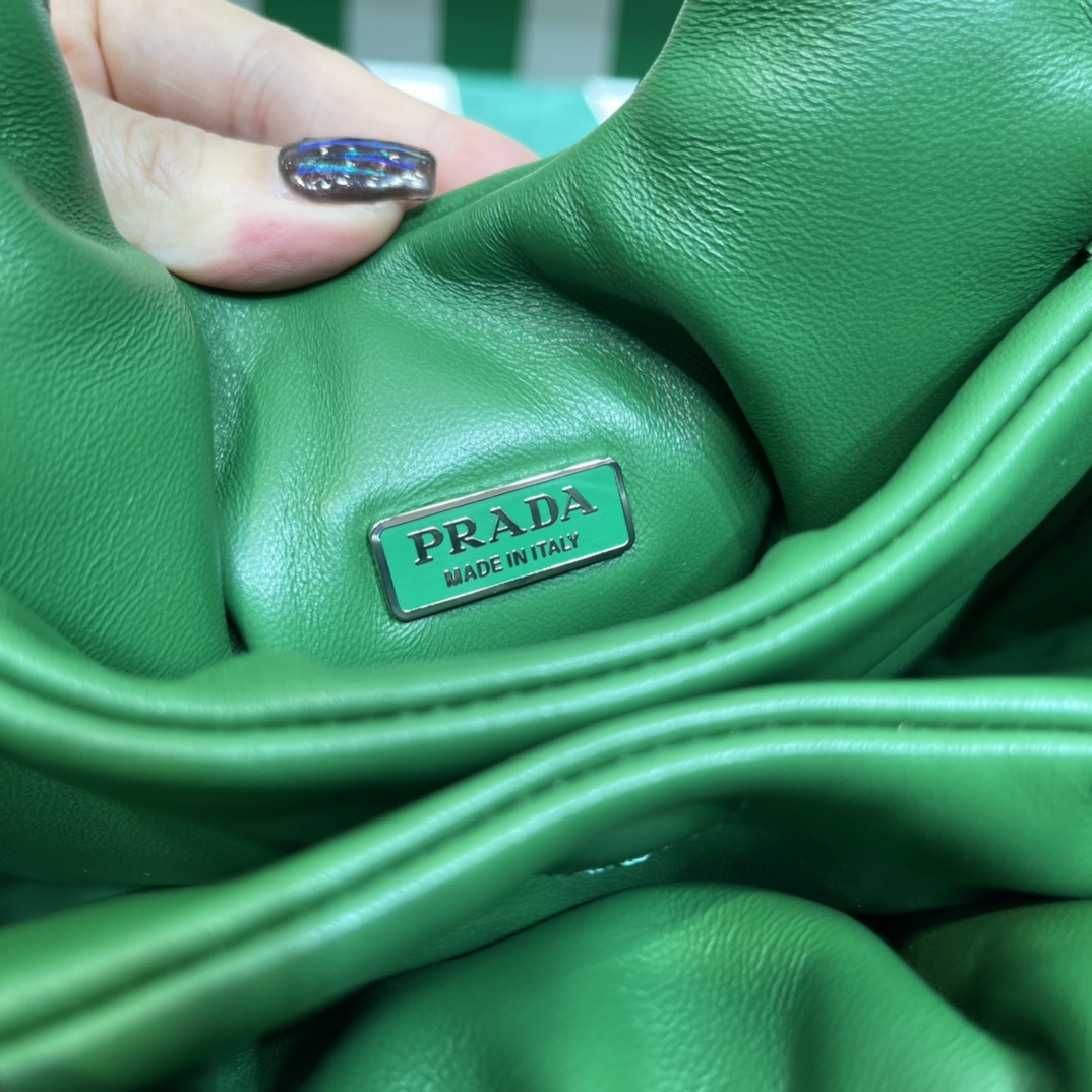 Handbags Prada 1BA359 size:15.5*10*18 cm - vstockx
