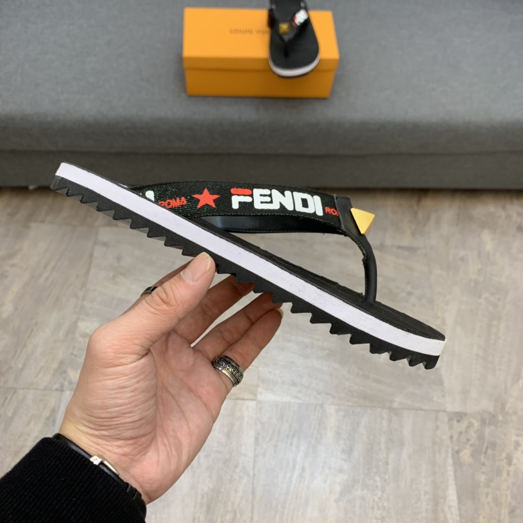 Fendi Slides 27 - vstockx