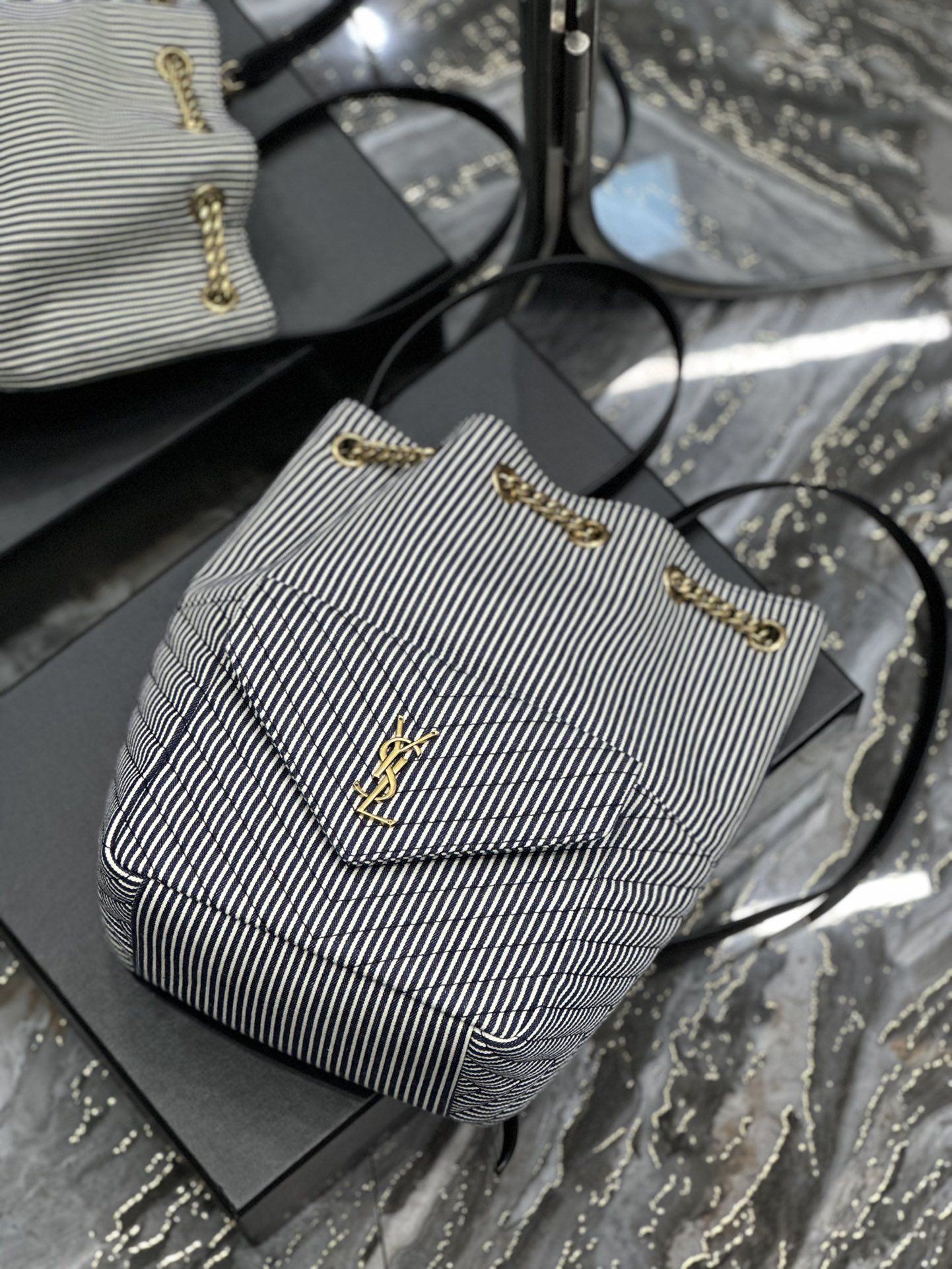 Handbags SAINT LAURENT 672609 size 22  29  15 cm - vstockx