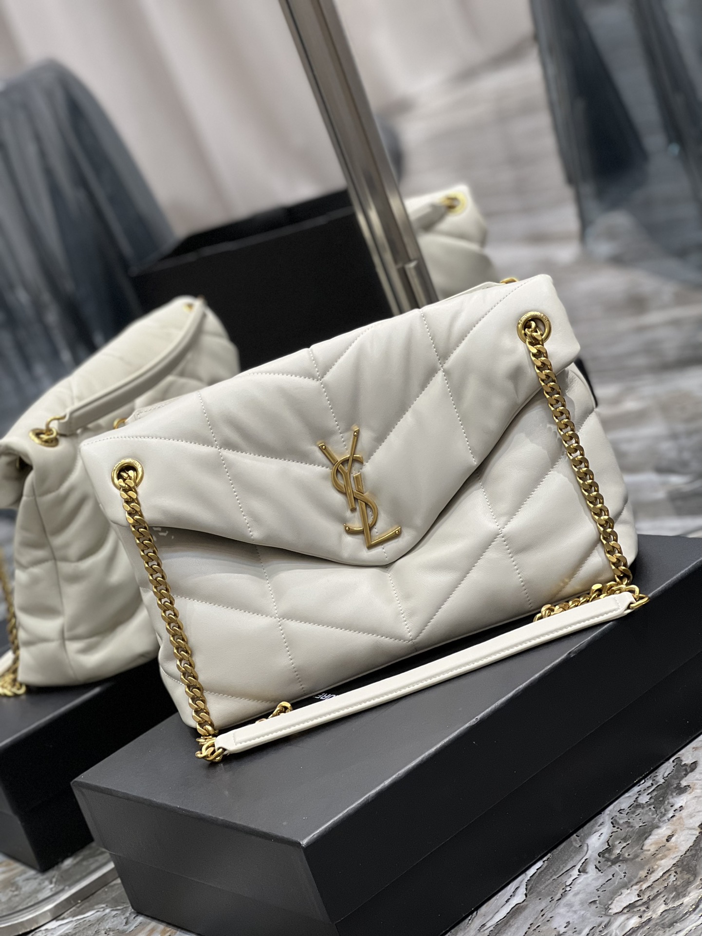 Handbags SAINT LAURENT 577475 size 35x23x13.5 cm - vstockx