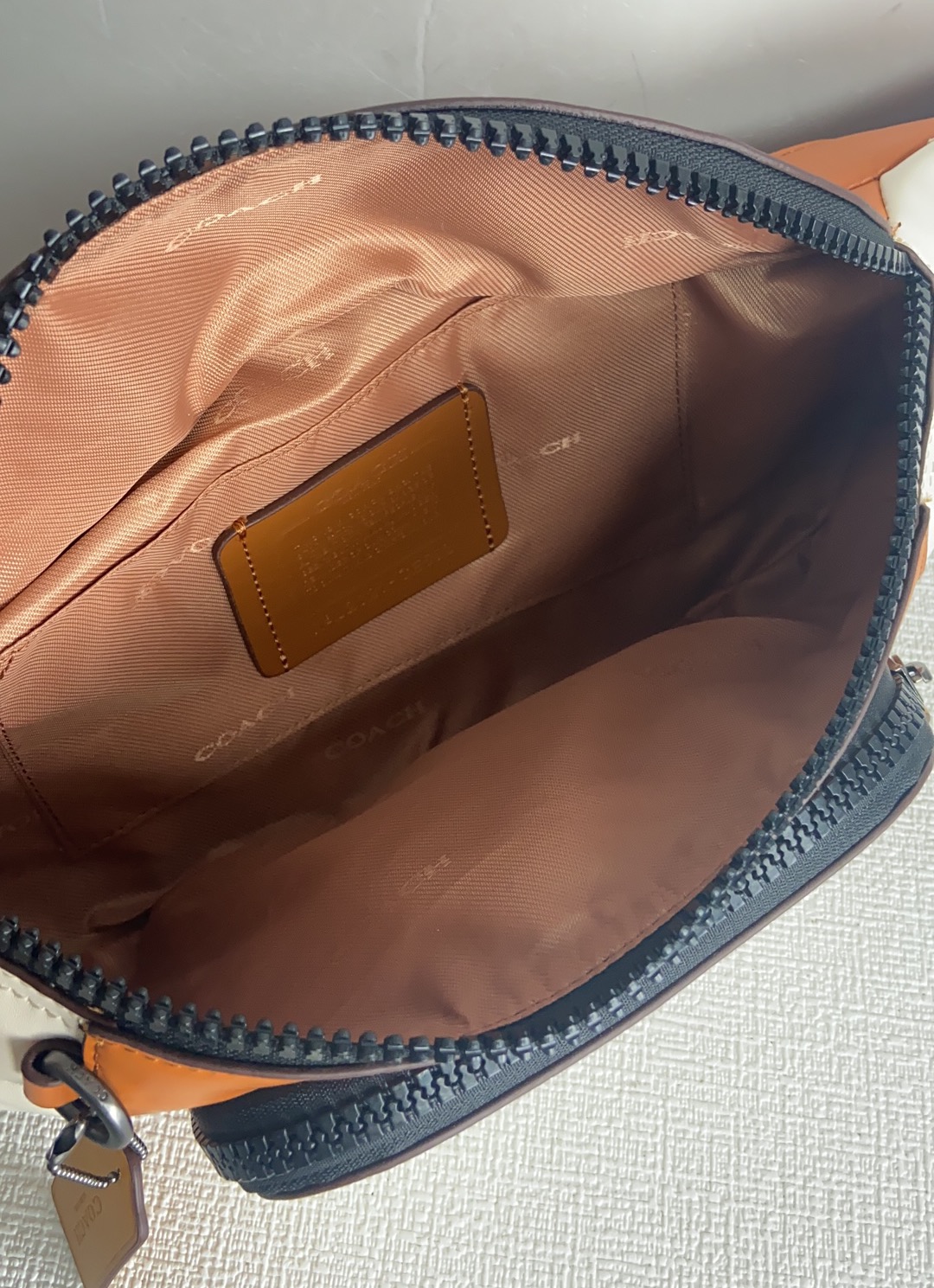 Handbags Coach cE552 size:30*12*4 - vstockx