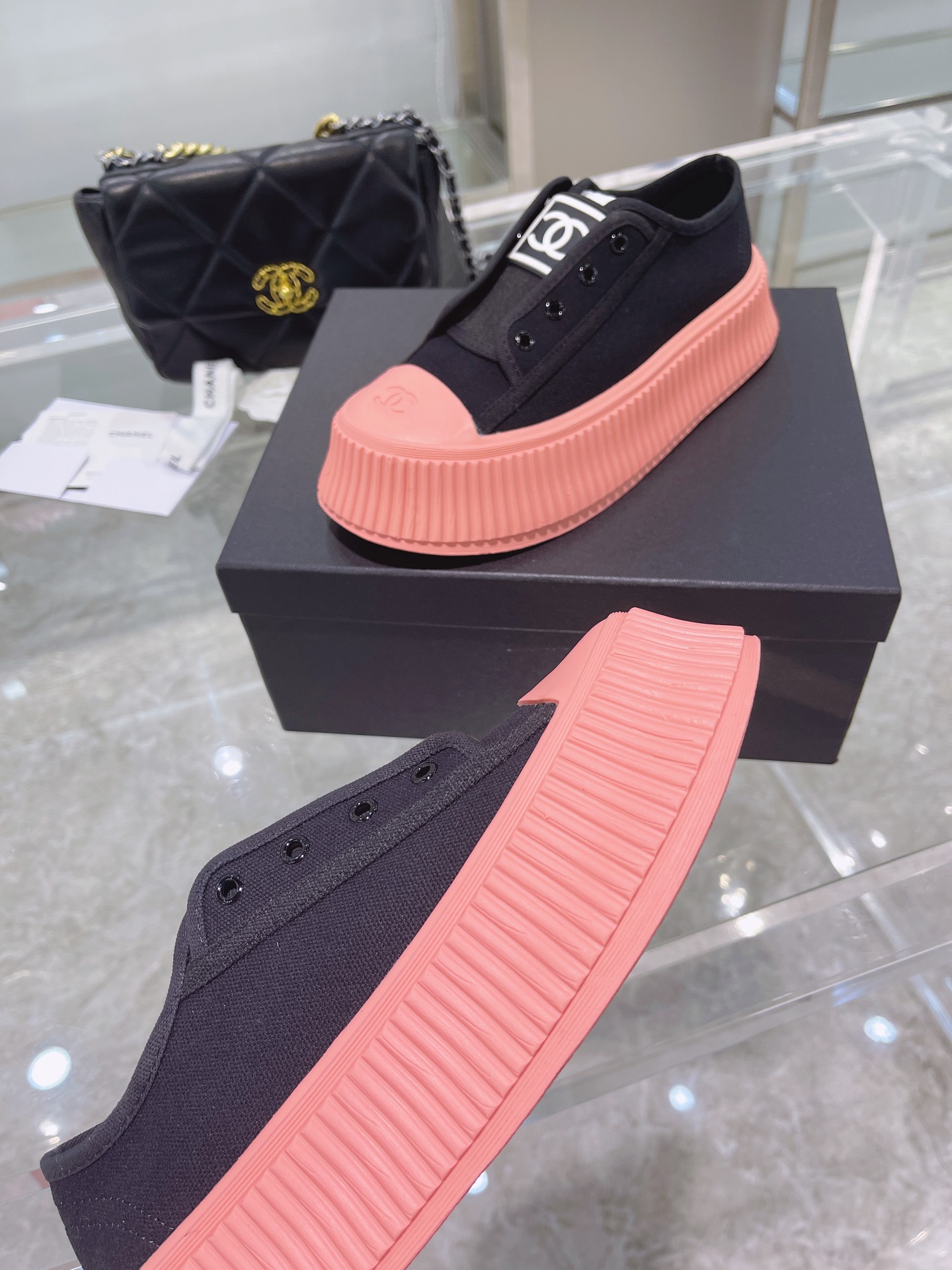 Chanel Platform Sneaker 16 - vstockx