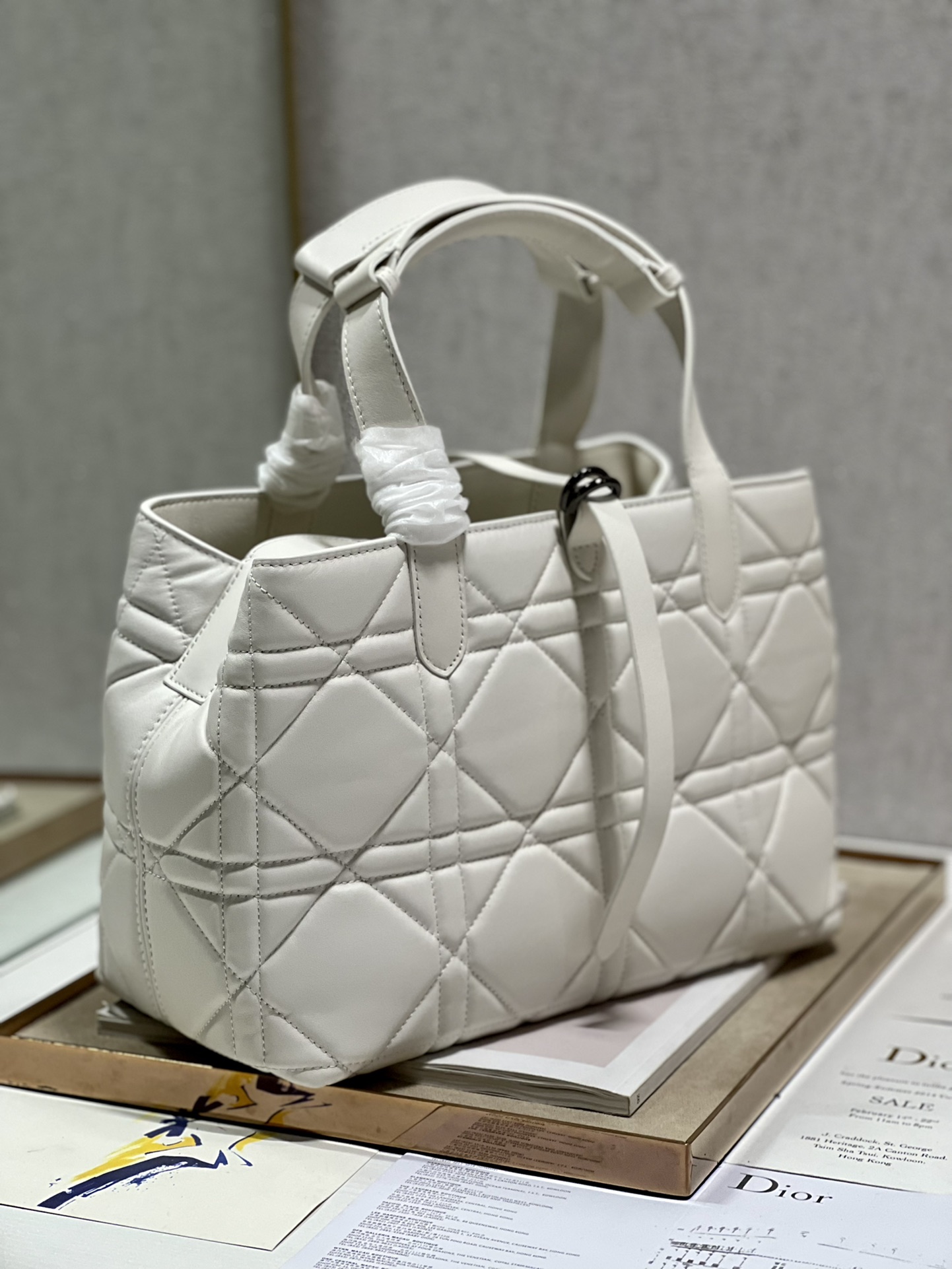 Handbag Dior 1188 size 30  36  15 cm - vstockx