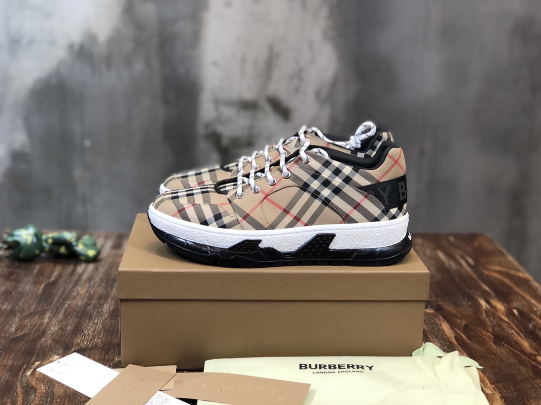 Burberry Arthur Vintage Sneaker 26 - vstockx