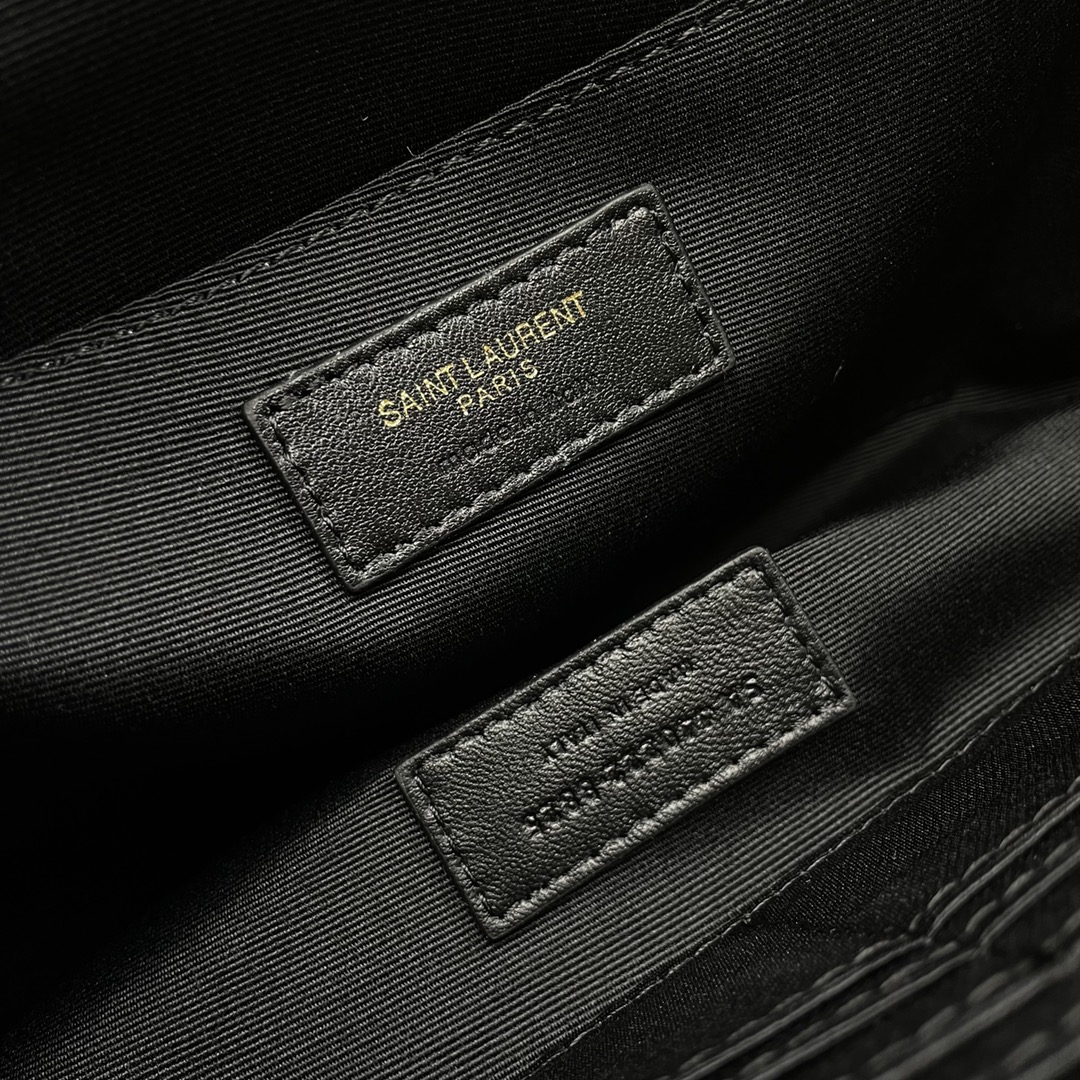 Handbags SAINT LAURENT 440222 size 36x24.5x2.5 cm - vstockx