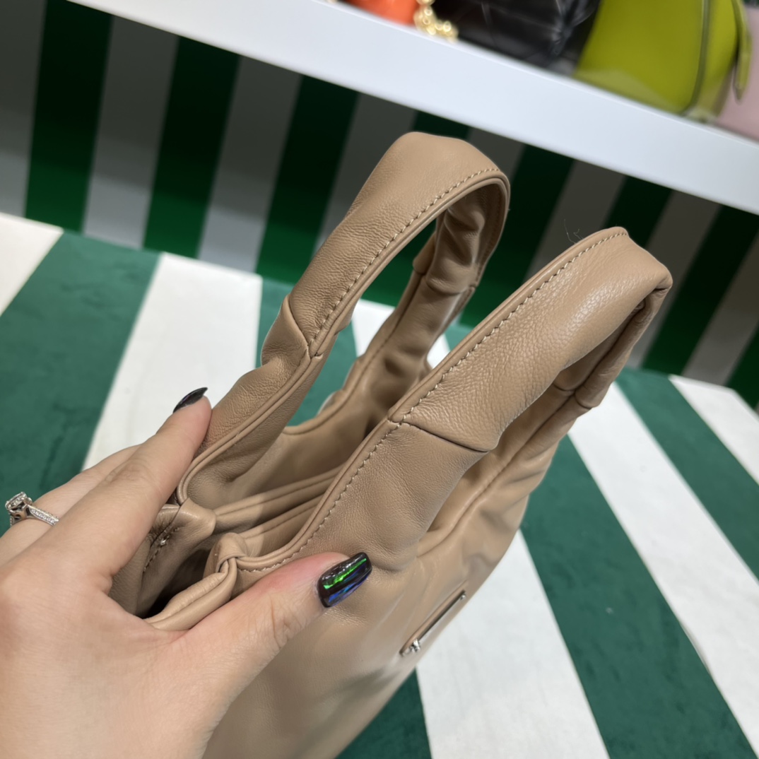 Handbags Prada 1BA359 size:15.5*10*18 cm - vstockx